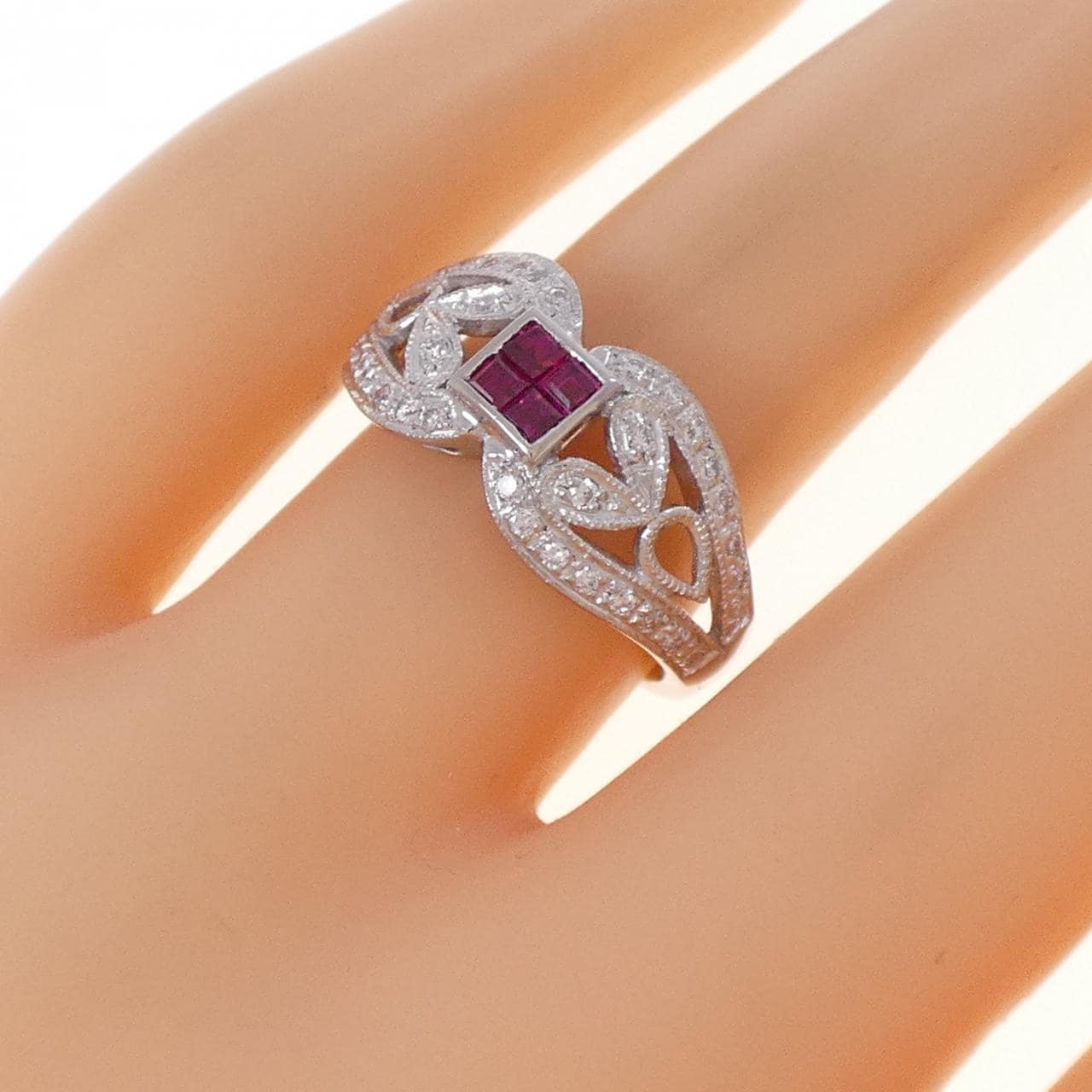 PT900 ルビー リング 0.38CT