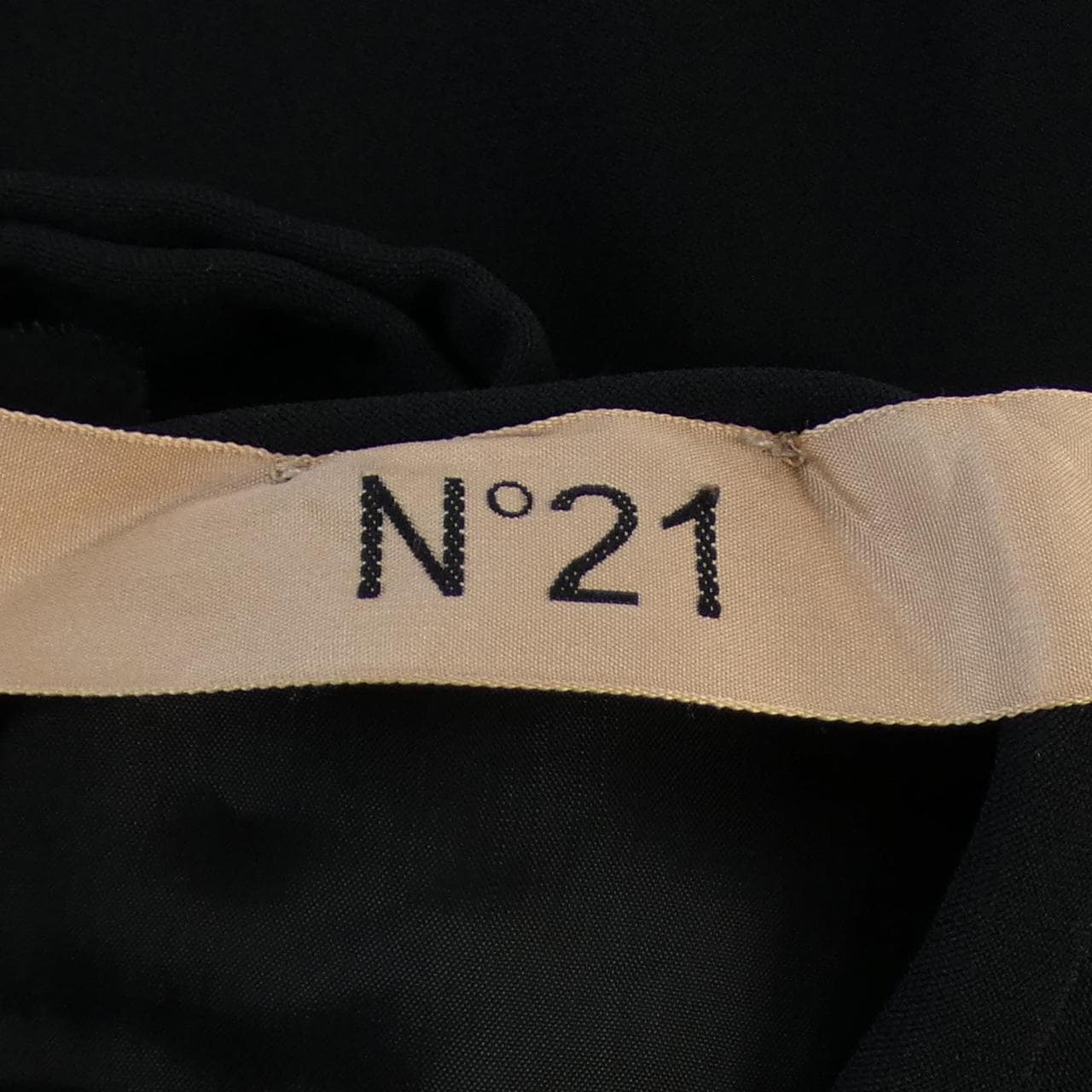 ヌメロヴェントゥーノ N°21 ワンピース