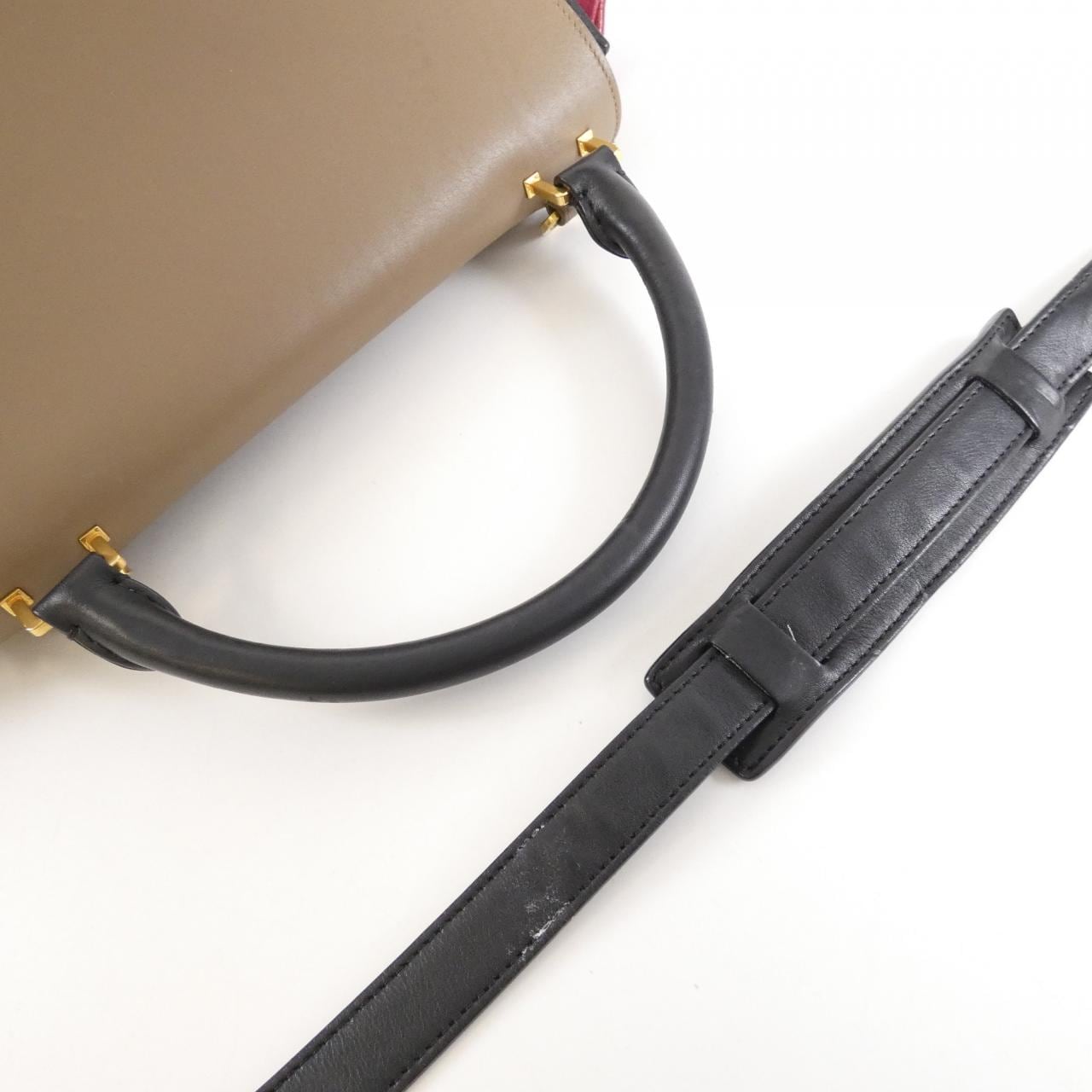 セリーヌ スモール トラペーズ 174683XDE バッグ