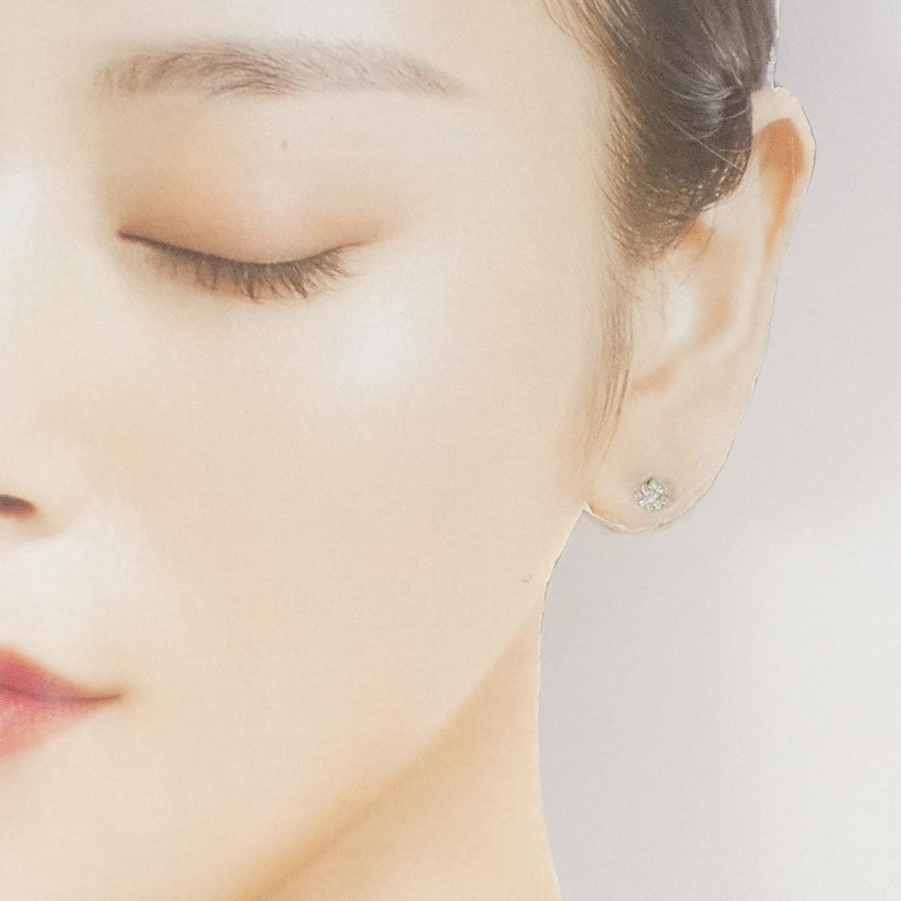 PT900 フラワー ダイヤモンド ピアス 0.10CT