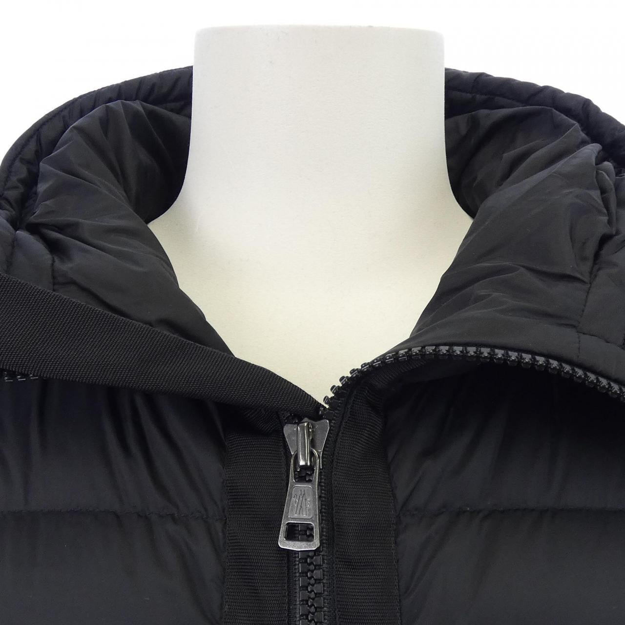 モンクレール MONCLER 20919B50800 ダウンジャケット