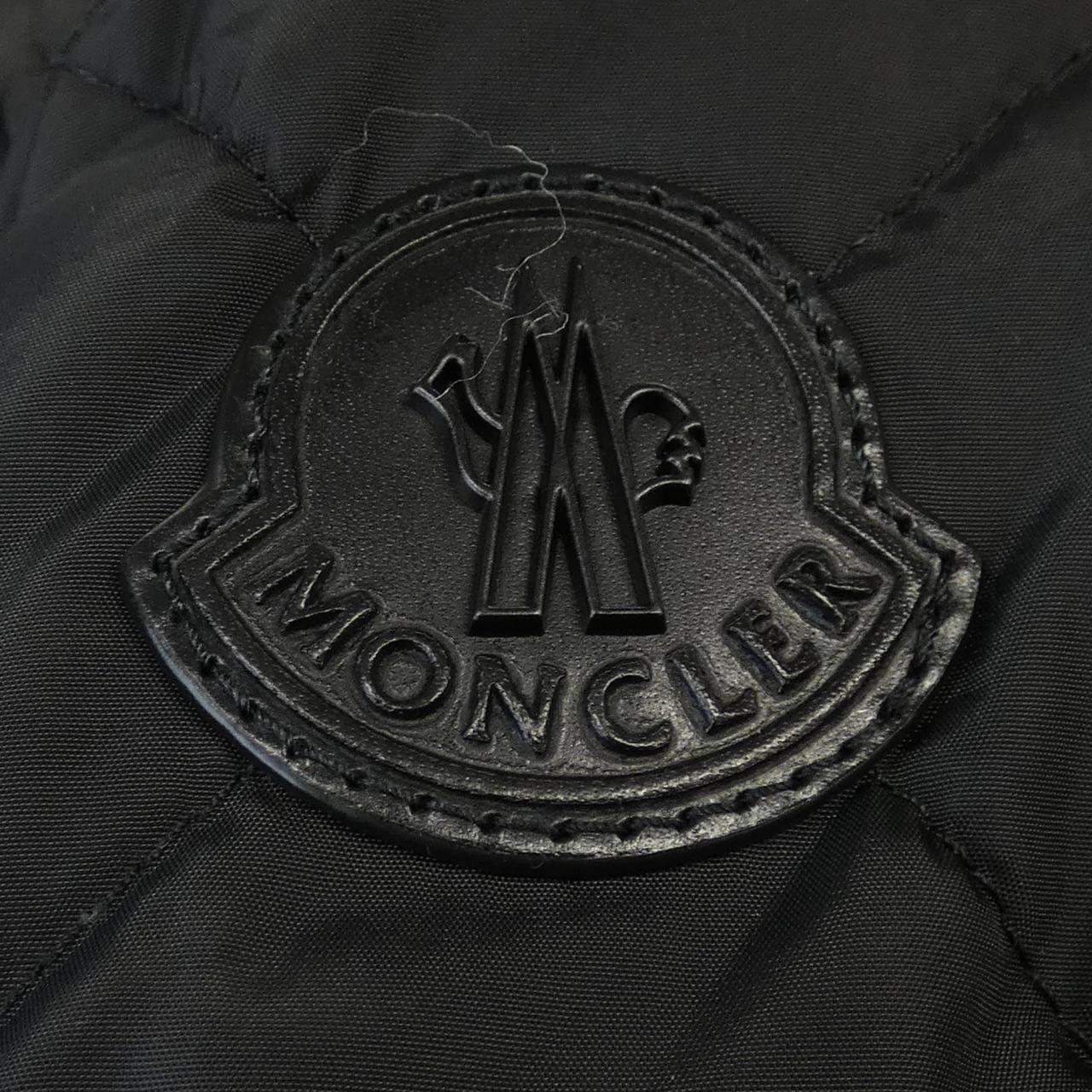 モンクレール MONCLER ダウンジャケット