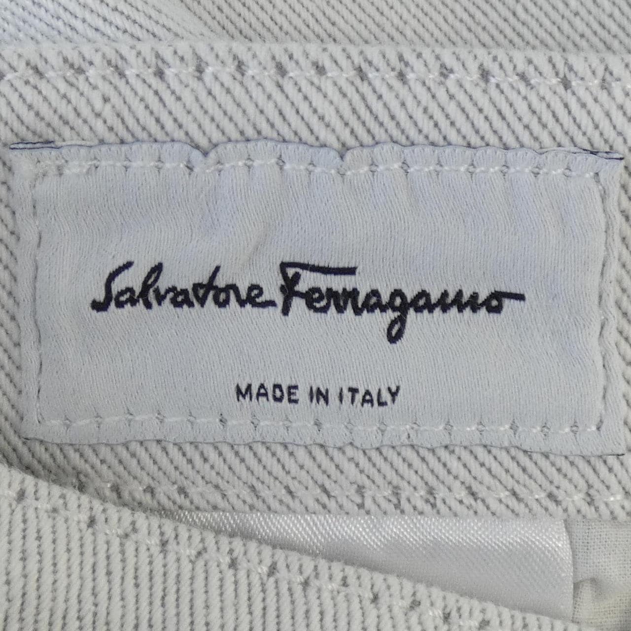 サルヴァトーレフェラガモ SALVATORE FERRAGAMO ジーンズ