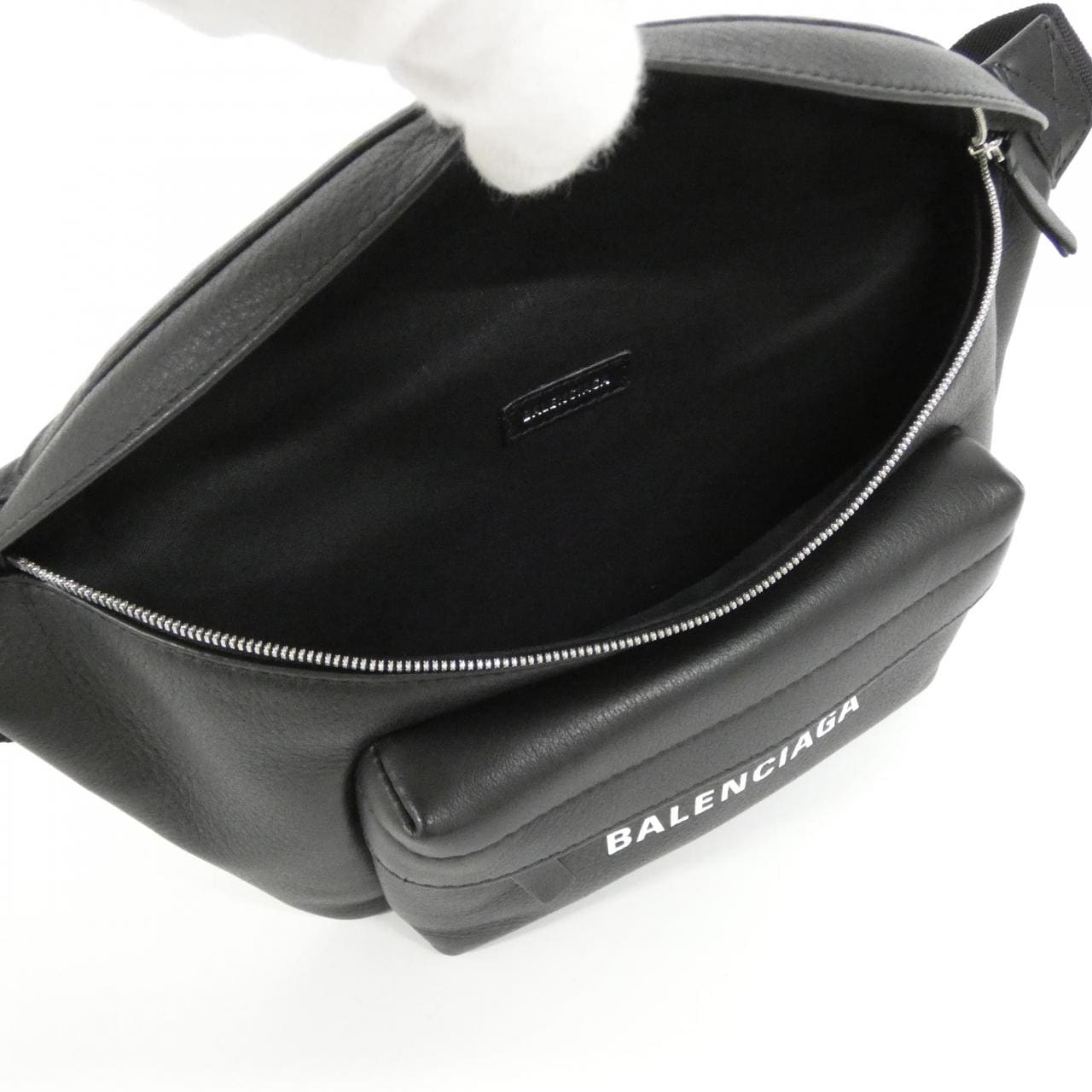 バレンシアガ エブリデイ ベルト パック L 552375 DLQ4N ウエストバッグ