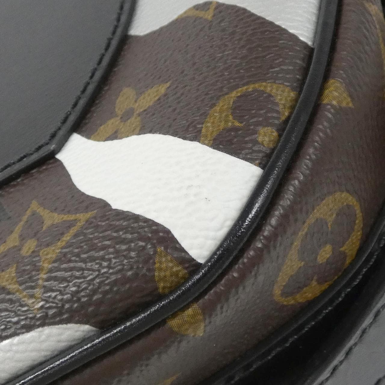 LOUIS VUITTON Monogram (英雄联盟) Boite Chabot Souple M45095 单肩包