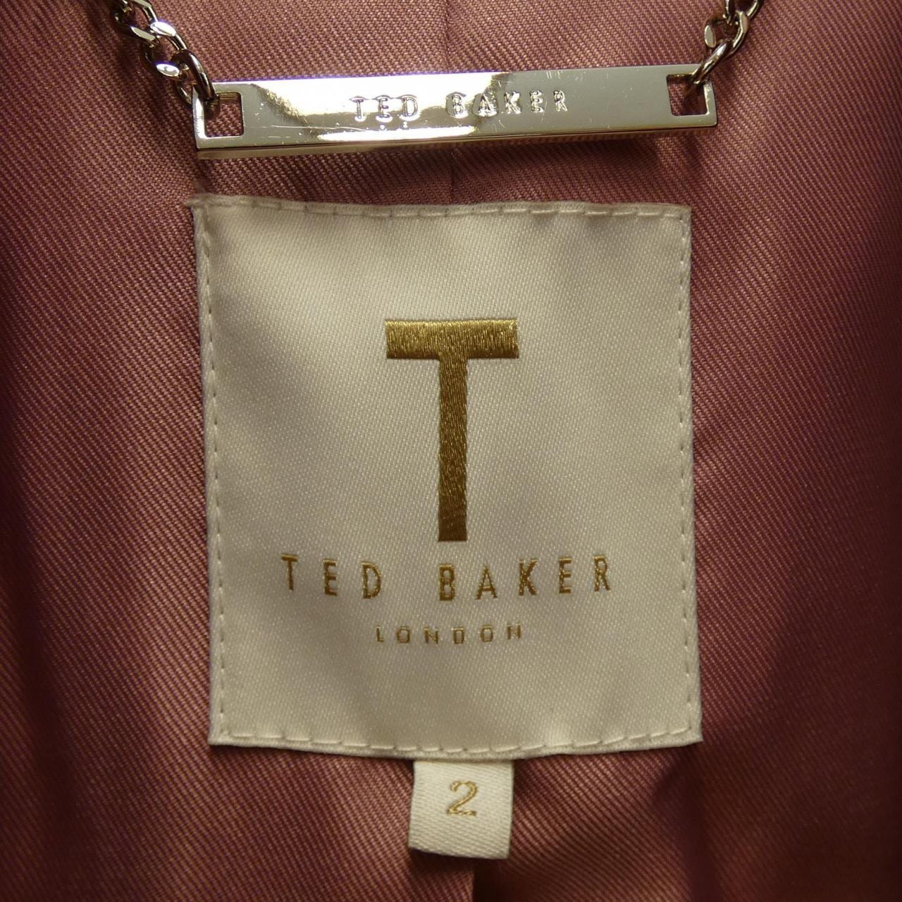 泰德貝克TED BAKER球場