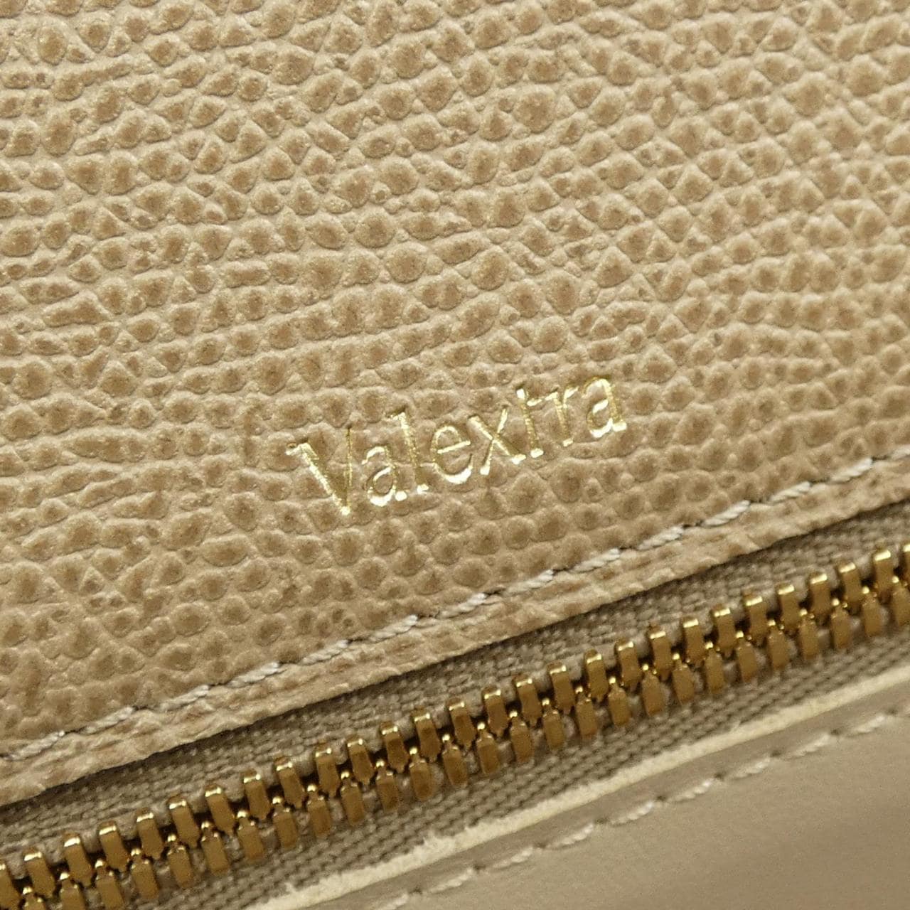 ヴァレクストラ VALEXTRA イジィデ ISIDE BAG