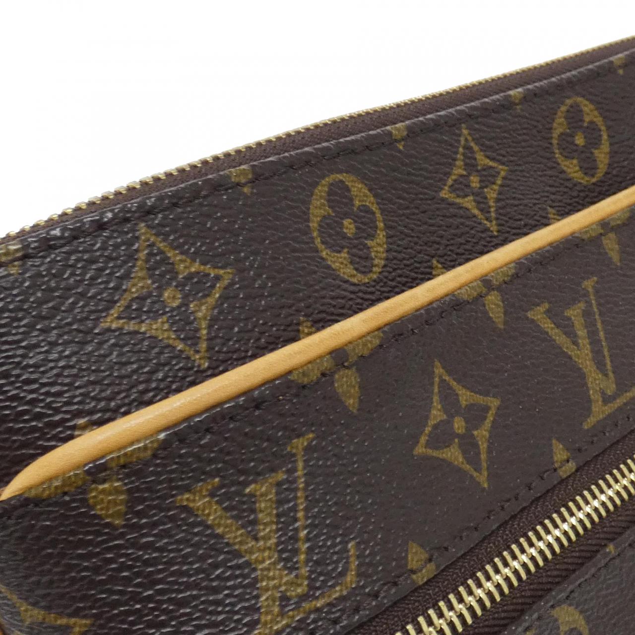 LOUIS VUITTON Monogram Pochette Valmy M40524 单肩包