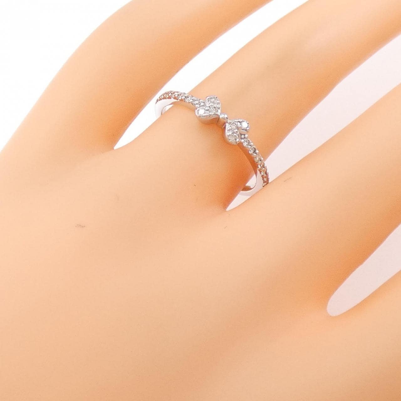 K18WG リボン×ハート ダイヤモンド リング 0.20CT