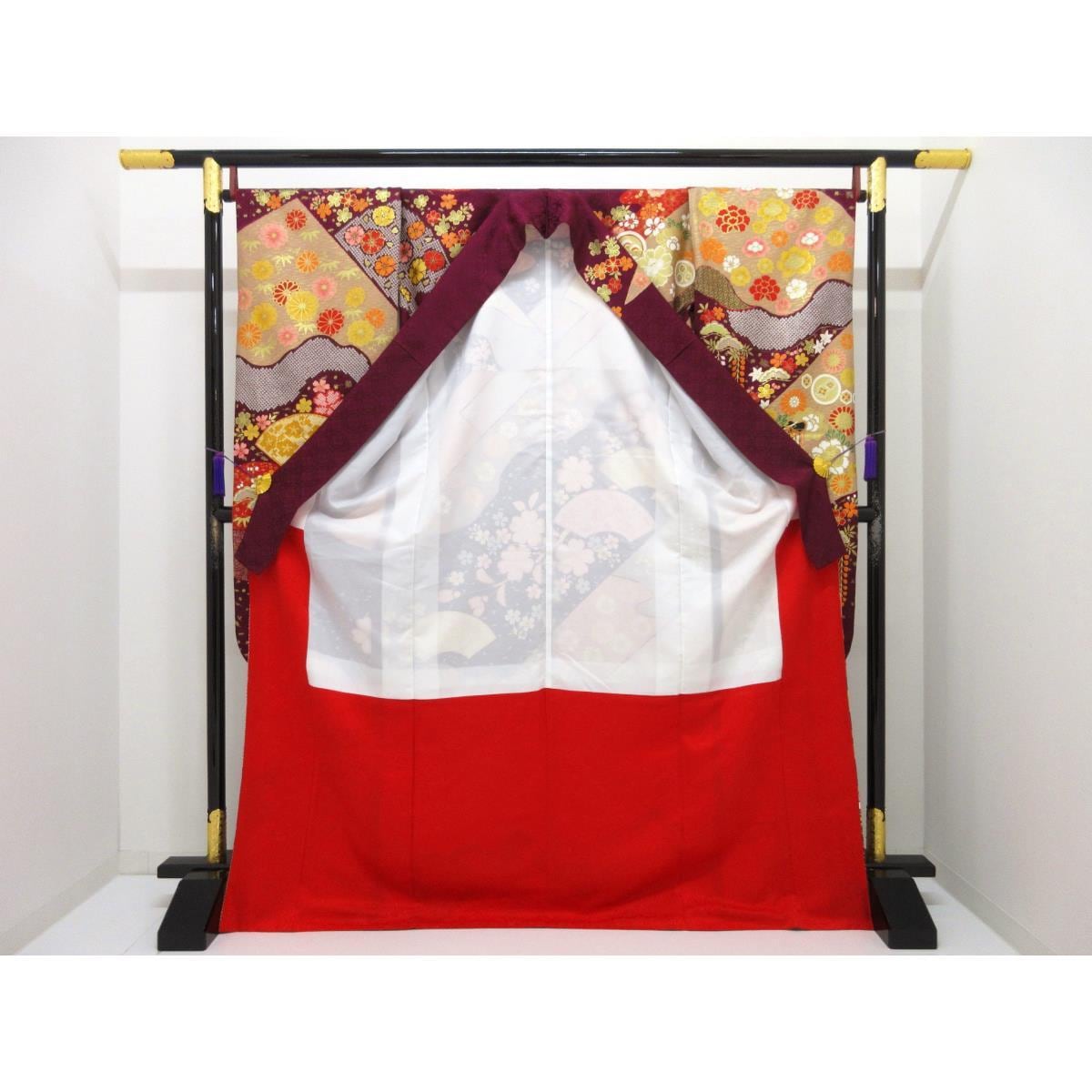 振袖　友禅金彩加工　刺繍入り