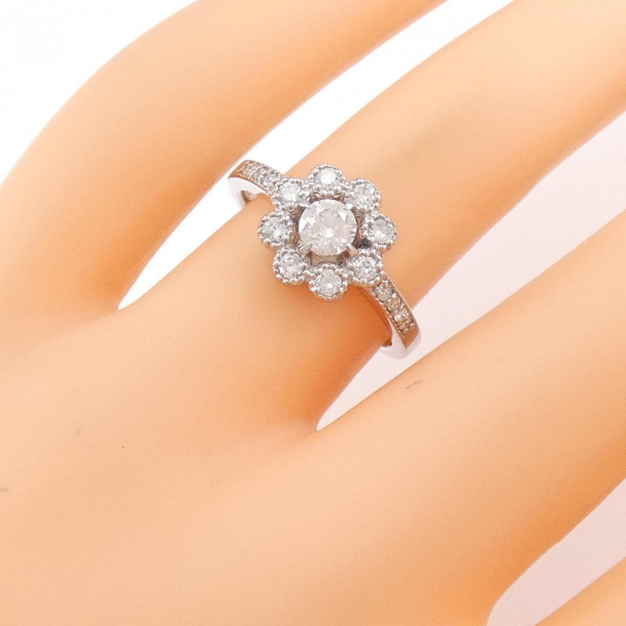 PT Flower Diamond Ring 0.303CT