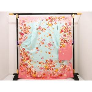 振袖　友禅加工刺繍入り　ボカシ染