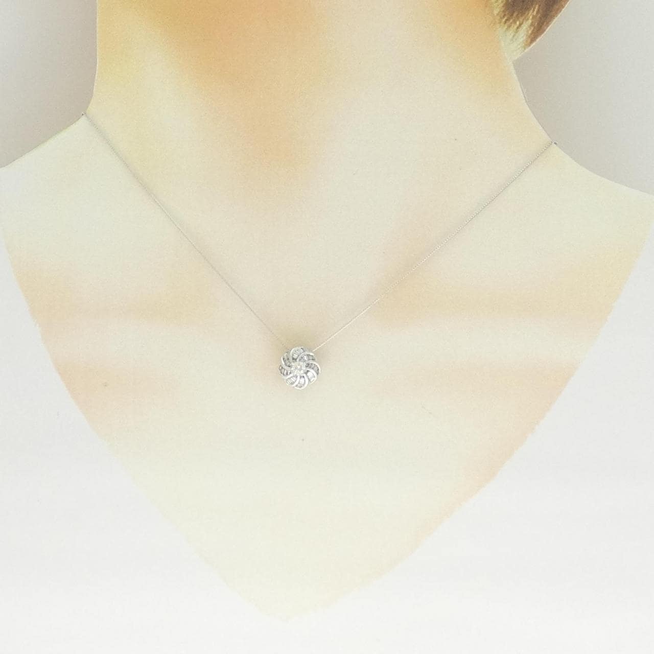 K18WG ダイヤモンド ネックレス 0.37CT