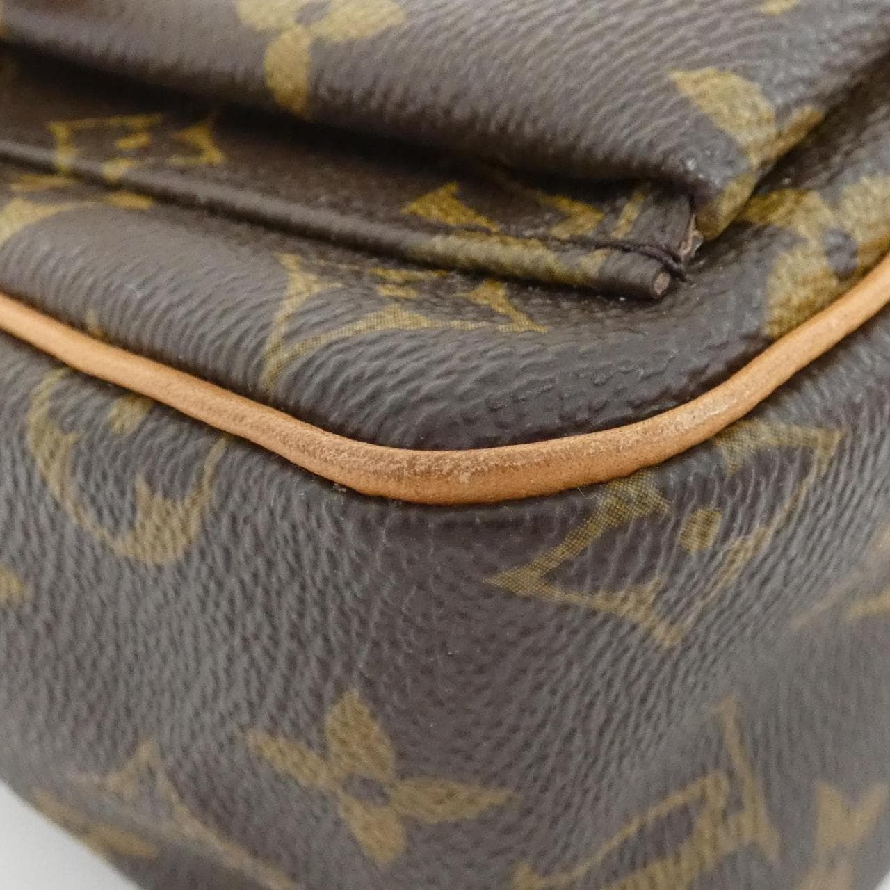 ルイヴィトン モノグラム ヴィバ シテ PM M51165 ショルダーバッグ