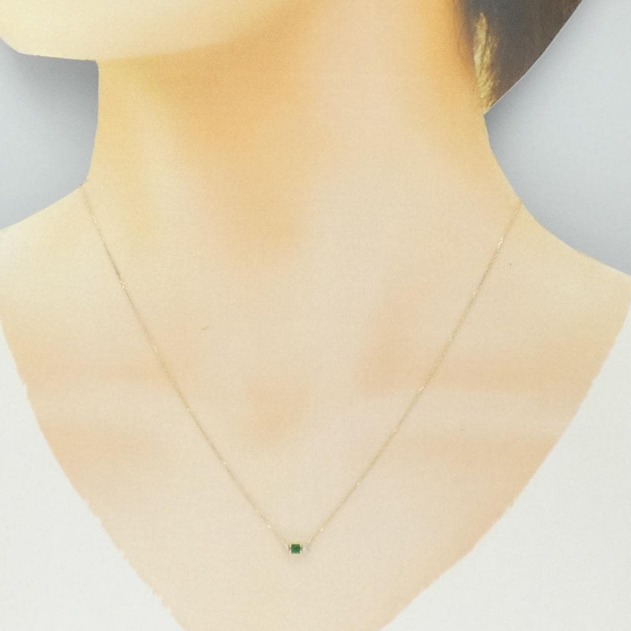 K10YG Emerald Necklace 0.08CT
