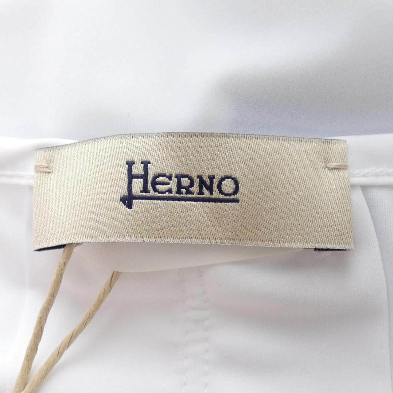 ヘルノ Herno トップス
