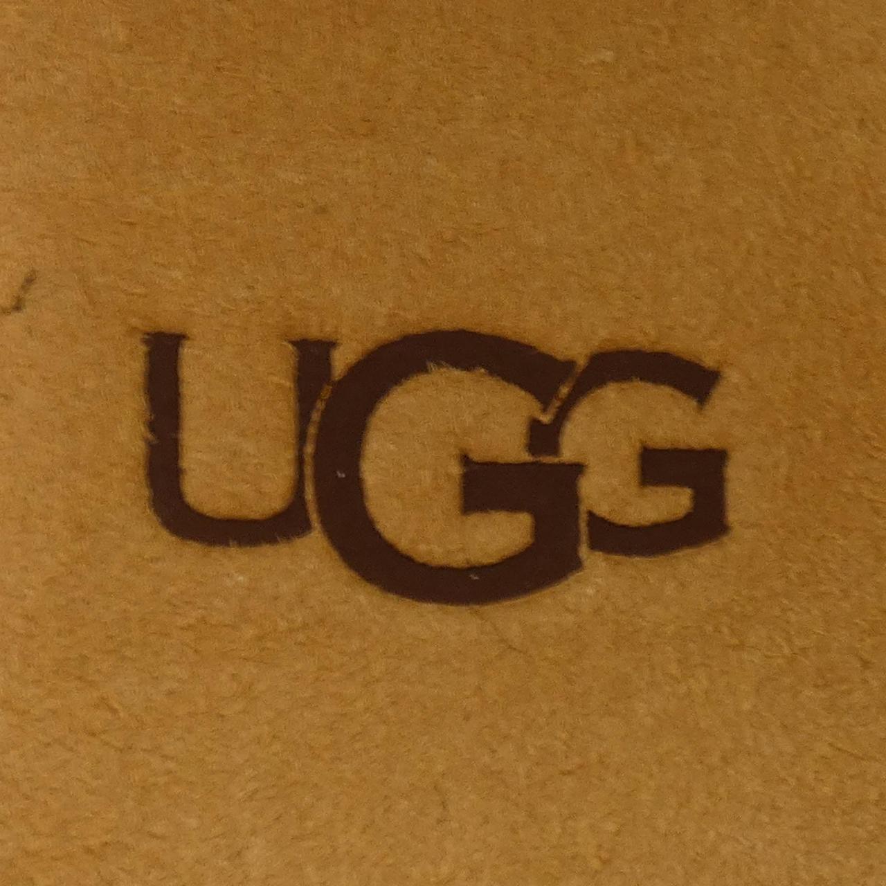 UGG sneakers