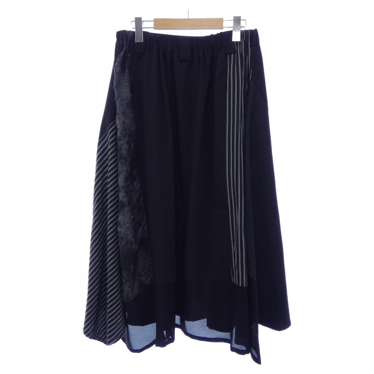 モユル 萌 スカート