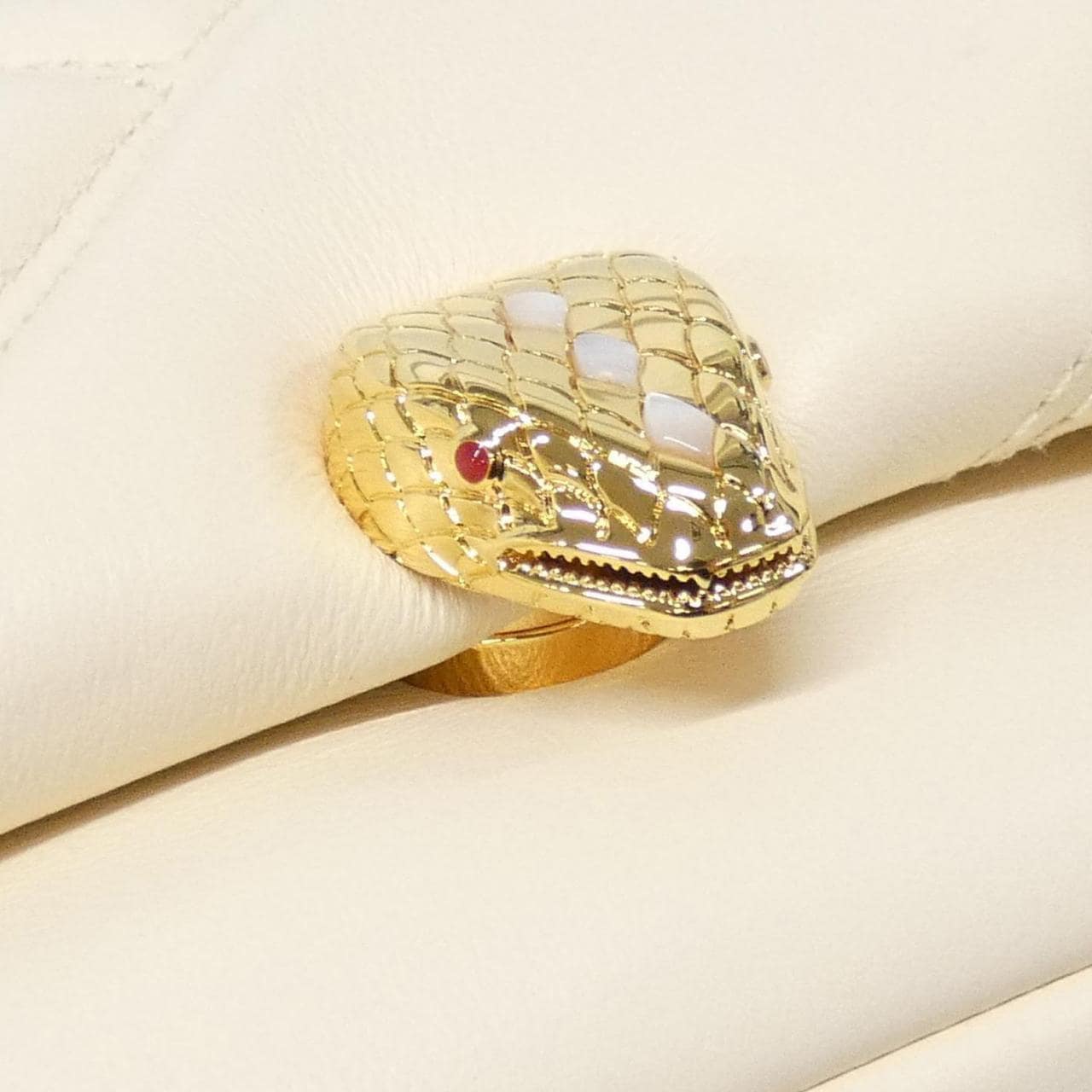 ブルガリ SERPENTI CABOCHON 291086 バッグ