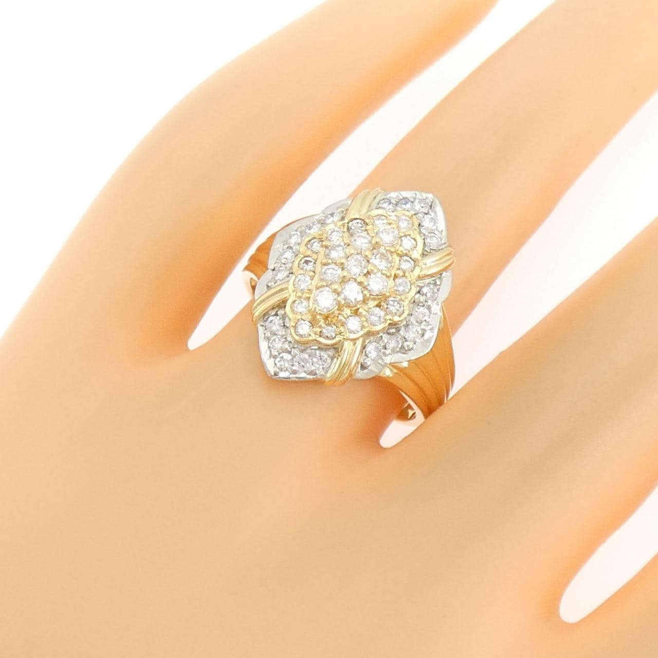 K18YG/PT ダイヤモンド リング 0.64CT