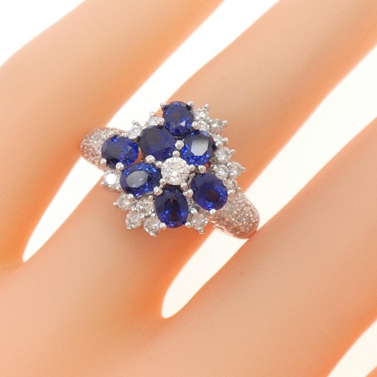 750WG サファイヤ リング 3.97CT