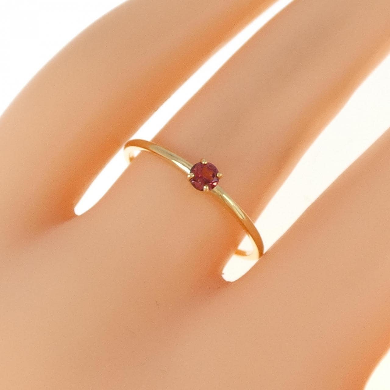K18YG Garnet ring
