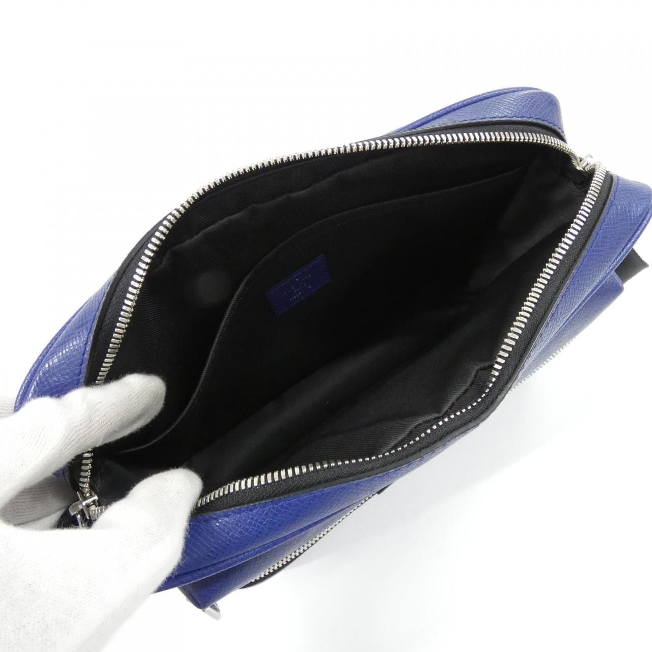 ルイヴィトン タイガ ラマ アウトドア メッセンジャー PM M30242 ショルダーバッグ