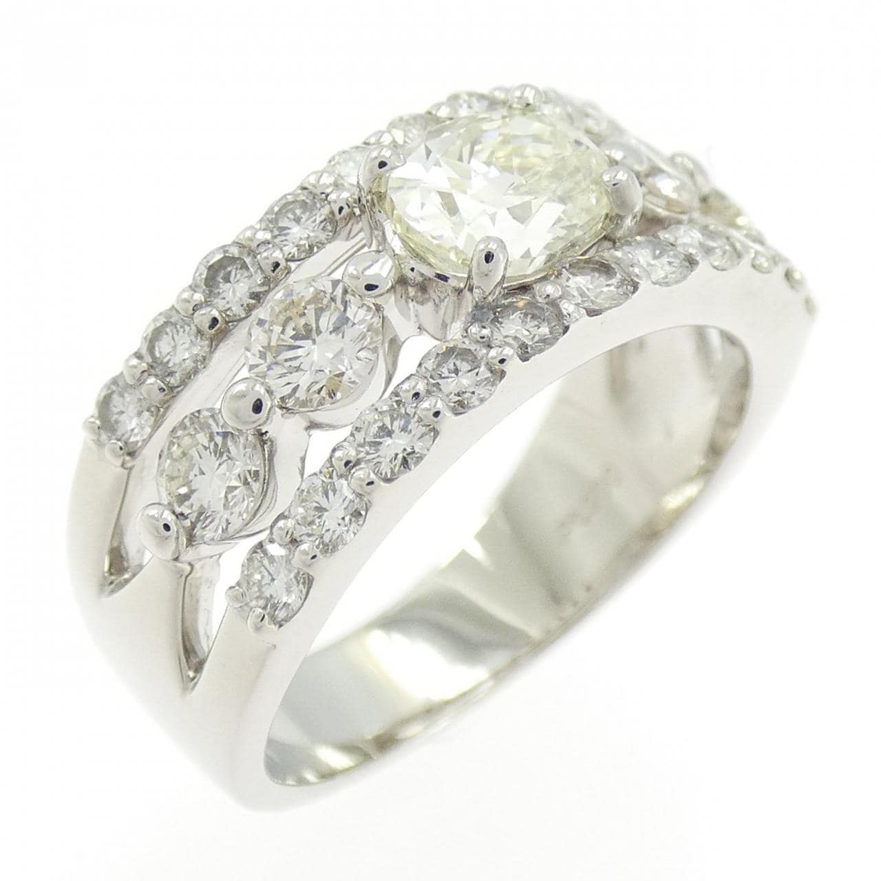 PT900 ダイヤモンド リング 0.702CT