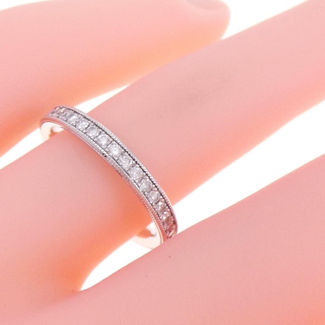 585WG Diamond ring 0.21CT