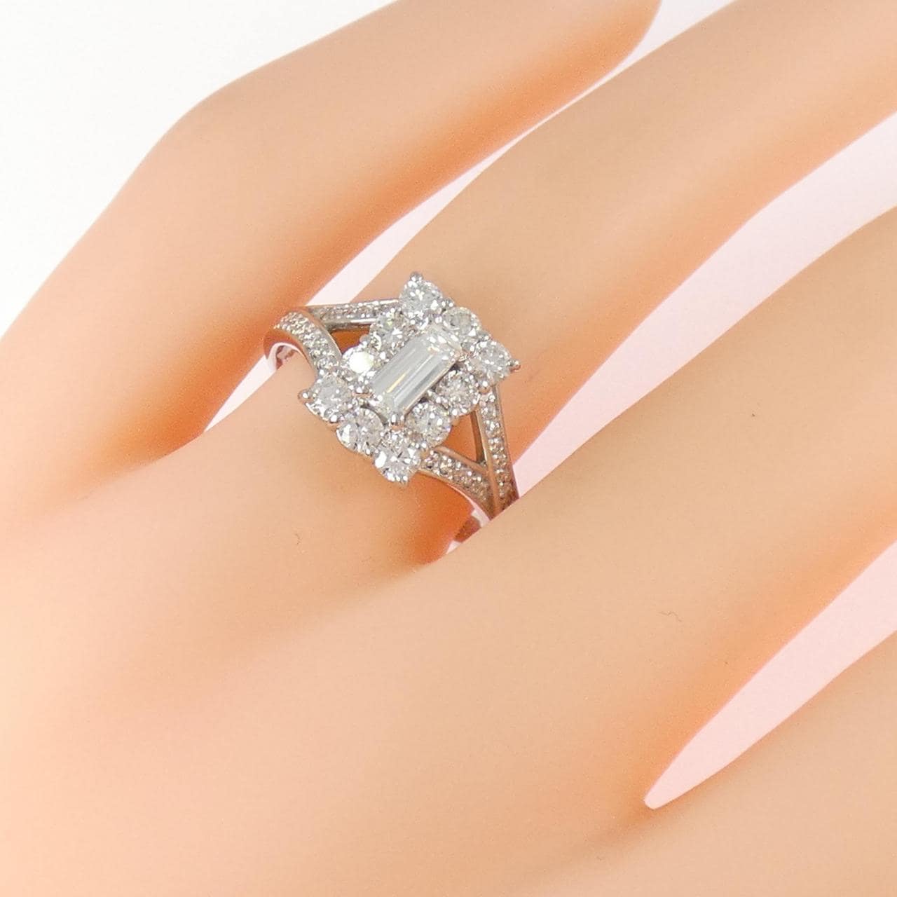 PT900 ダイヤモンド リング 0.351CT H VVS2 ファンシーカット