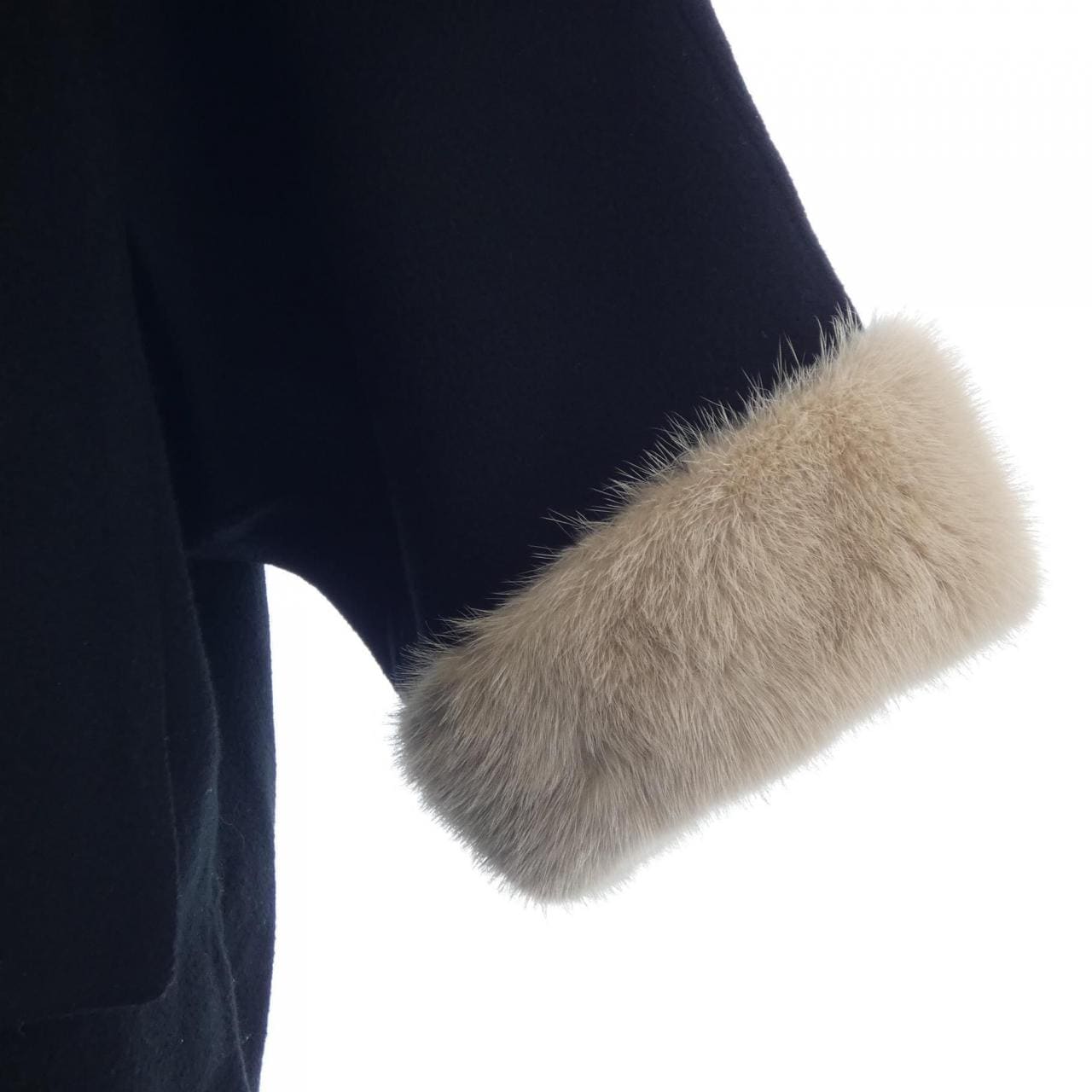 フェンディ FENDI FF8450 W18 コート