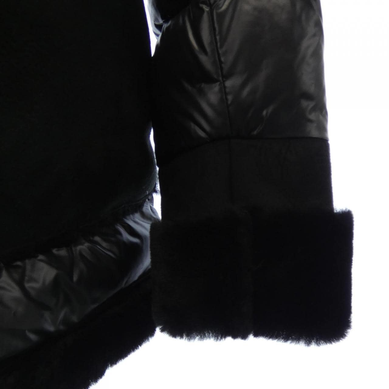 エイケイエム AKM ダウンジャケット