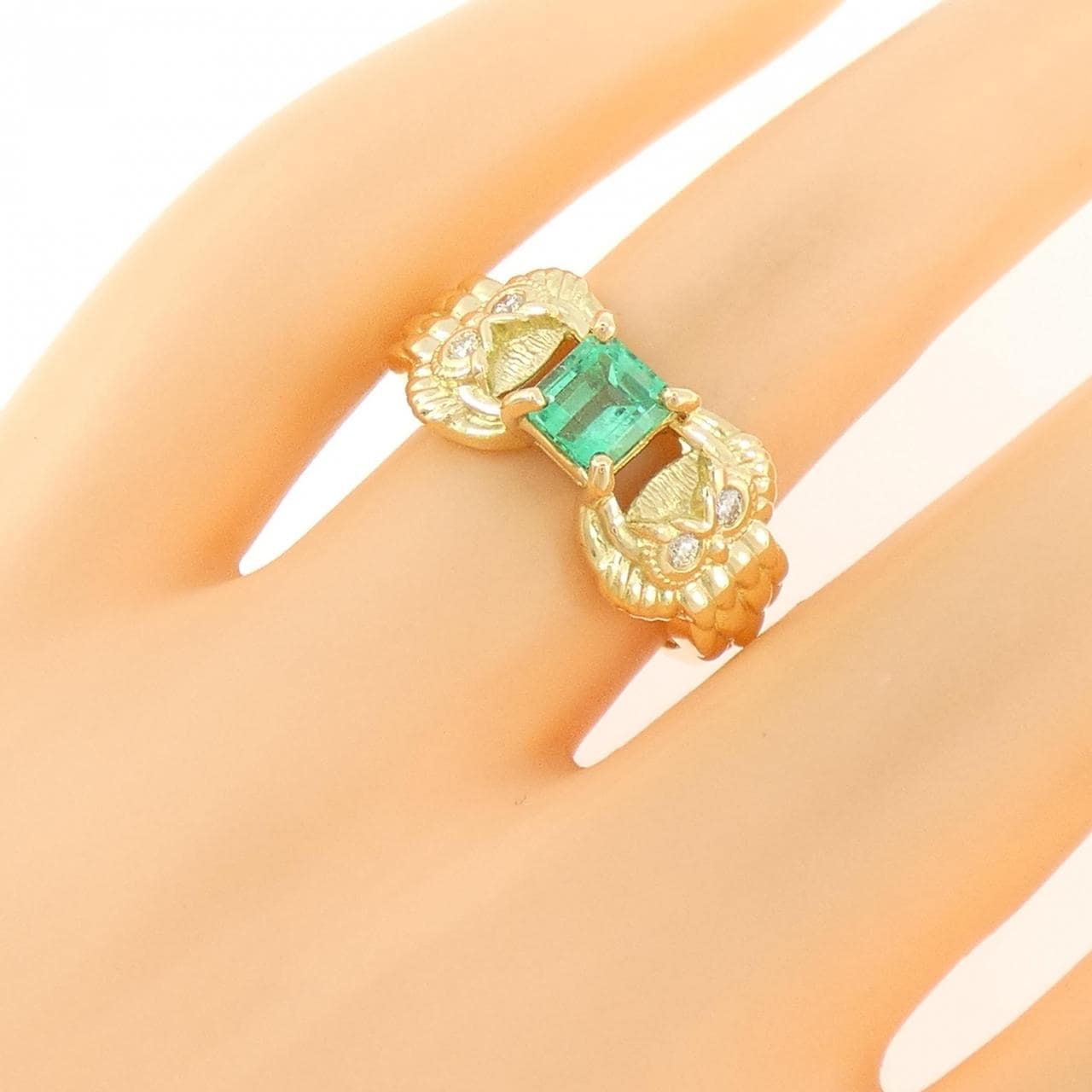 ジーエスティービー エメラルド リング 0.70CT