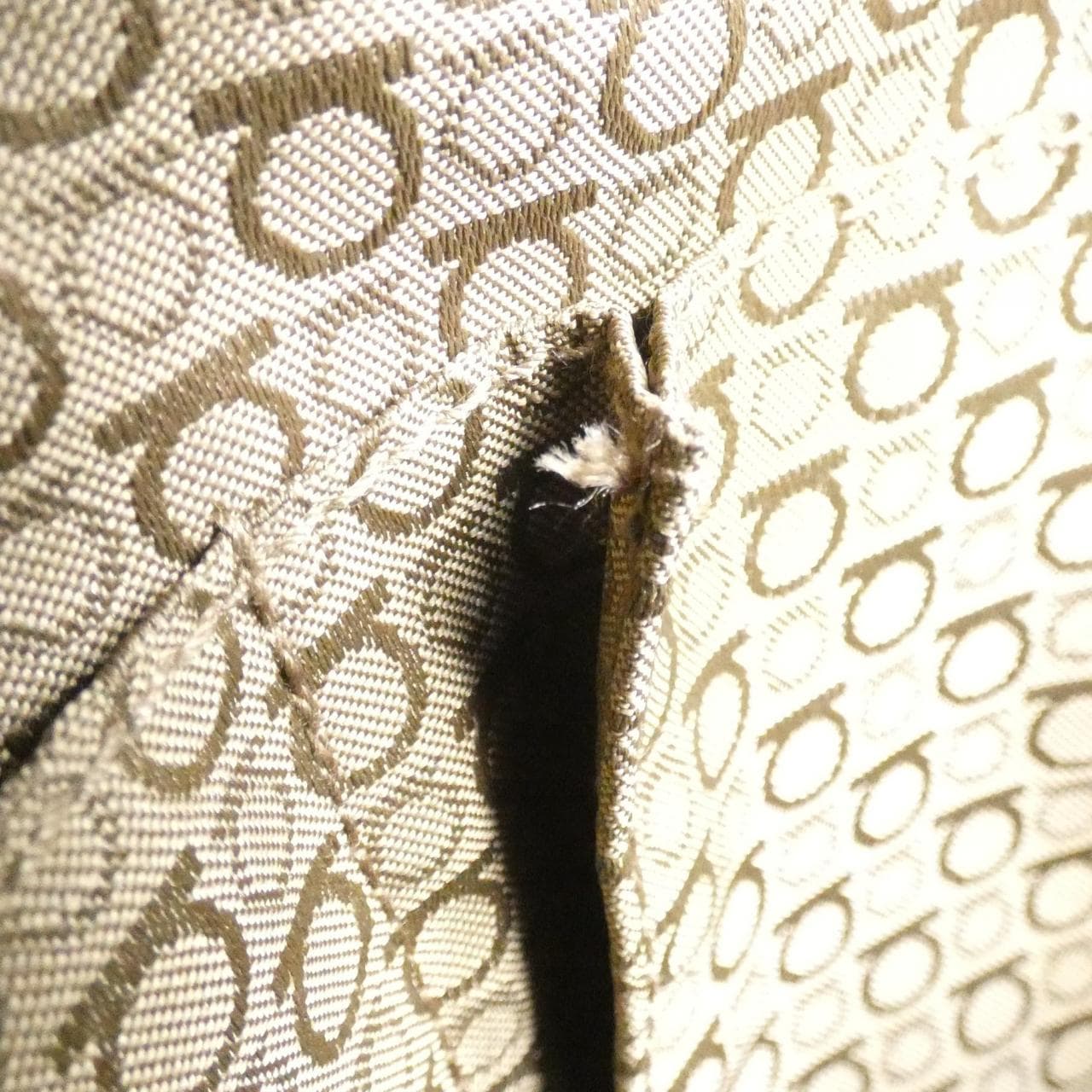 サルヴァトーレフェラガモ バッグ