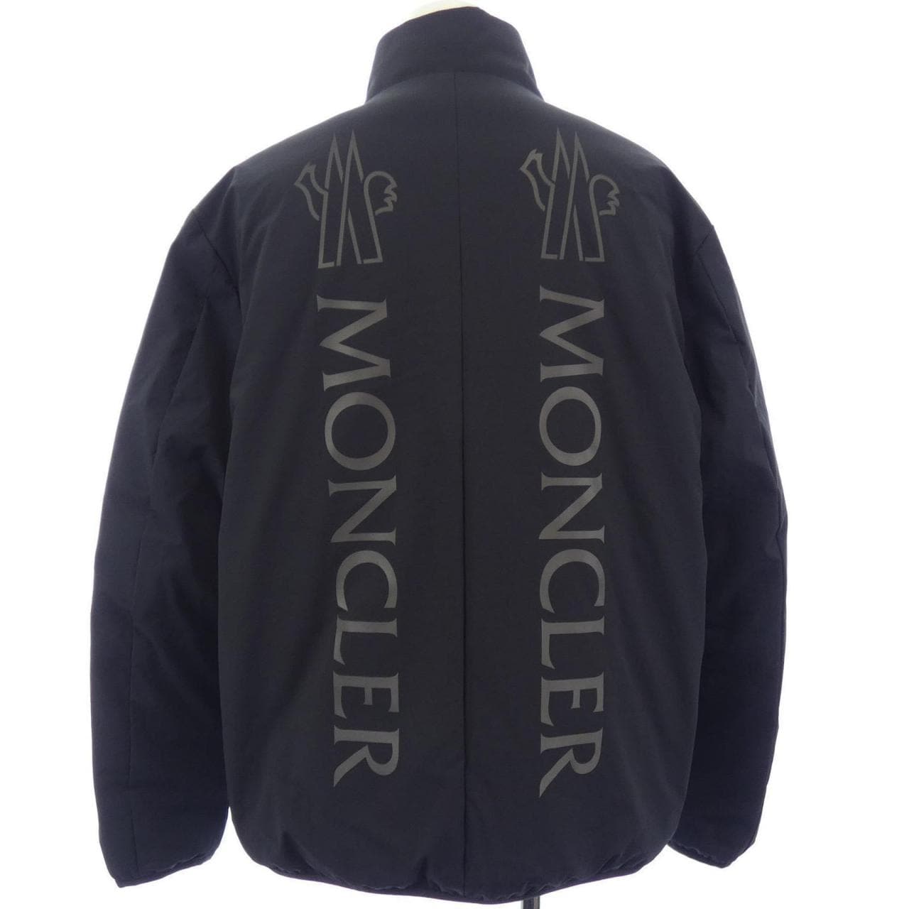 モンクレール MONCLER ダウンジャケット