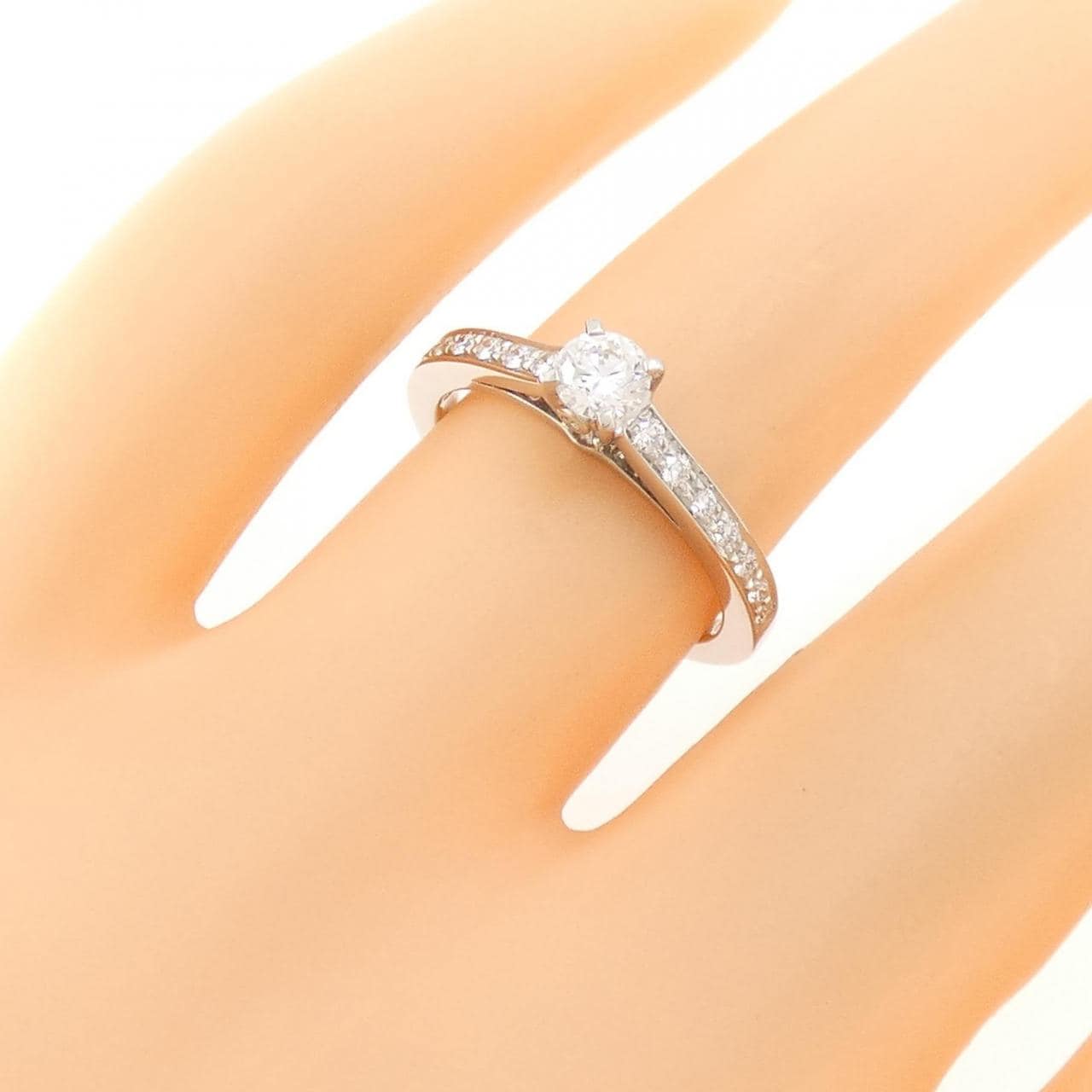 ブシュロン ビーラブド リング 0.23CT F VVS1 3EXT