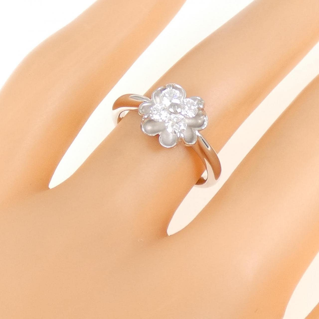 PT900 フラワー ダイヤモンド リング