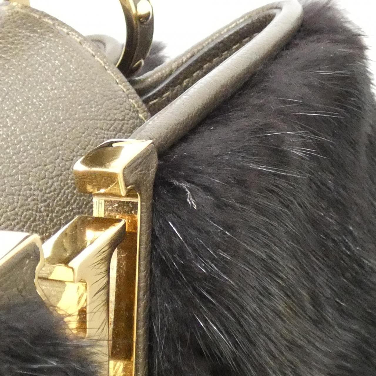 LOUIS VUITTON Capucines BB Bag