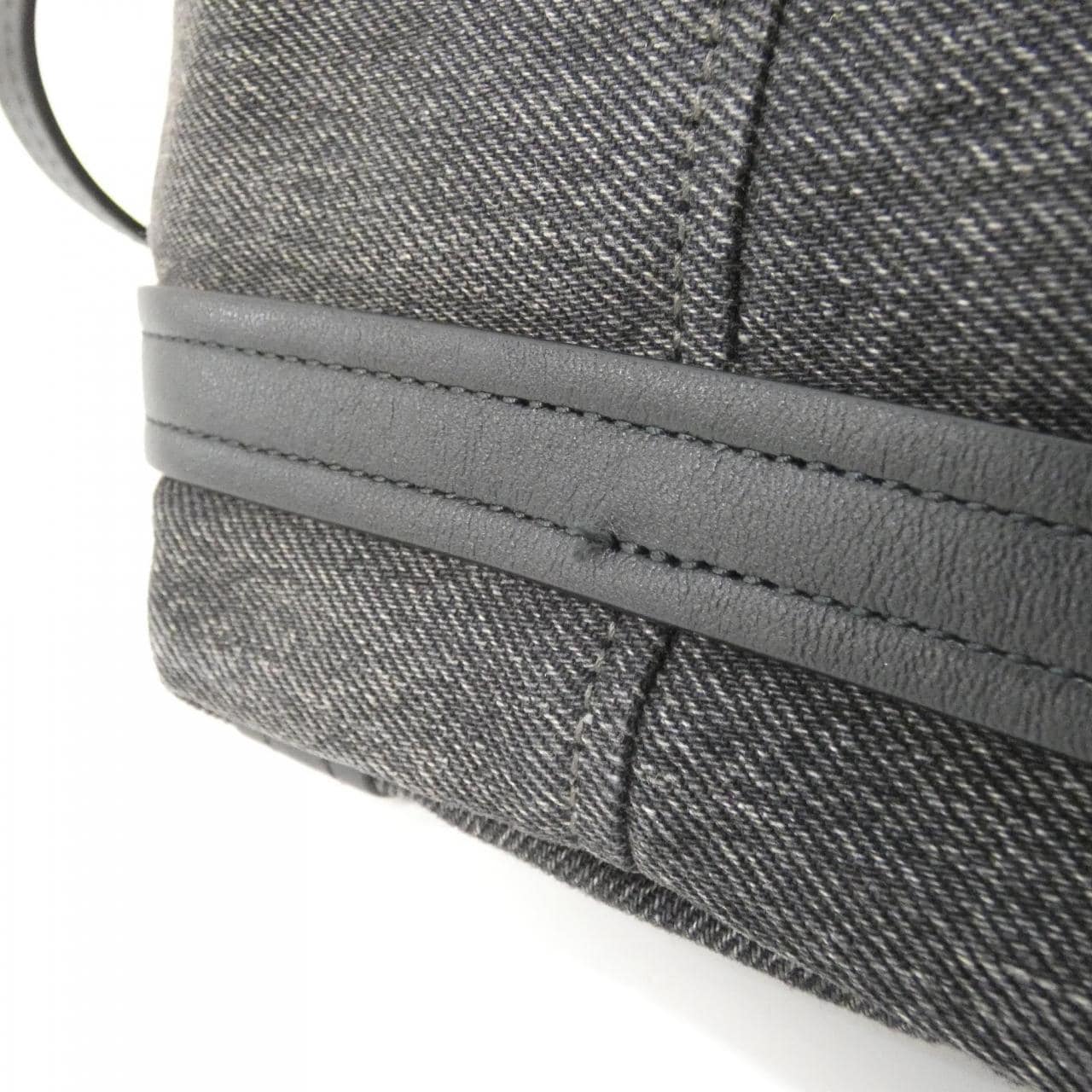 バレンシアガ エブリデイ XS ノース サウス トート 672793 2AARG バッグ