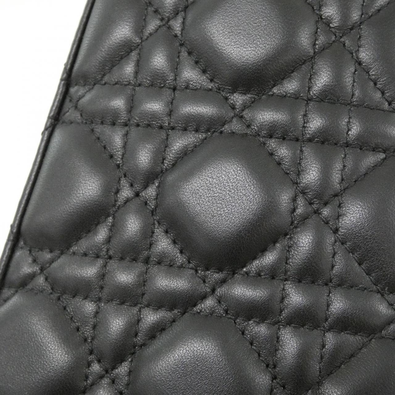 クリスチャンディオール レディ ディオール ミディアム M0565ONGE バッグ