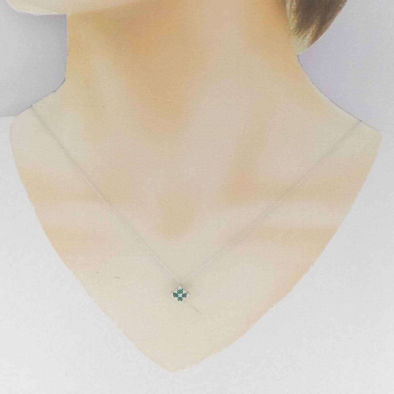 K18WG Emerald Necklace 0.25CT