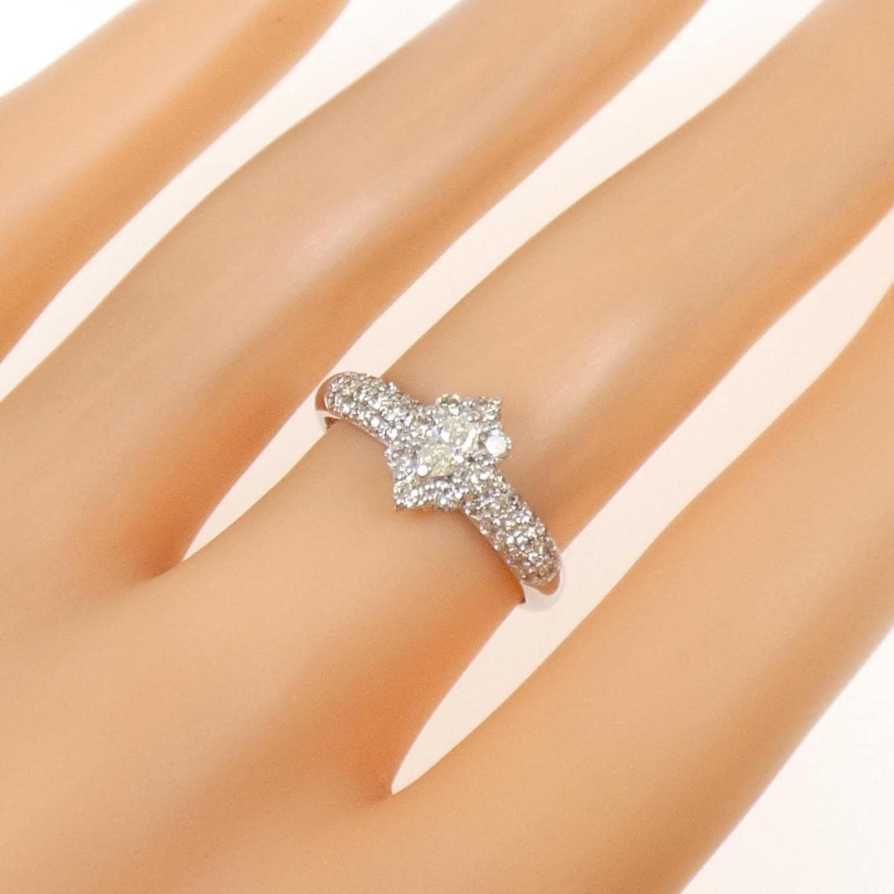 PT900 ダイヤモンド リング 0.70CT