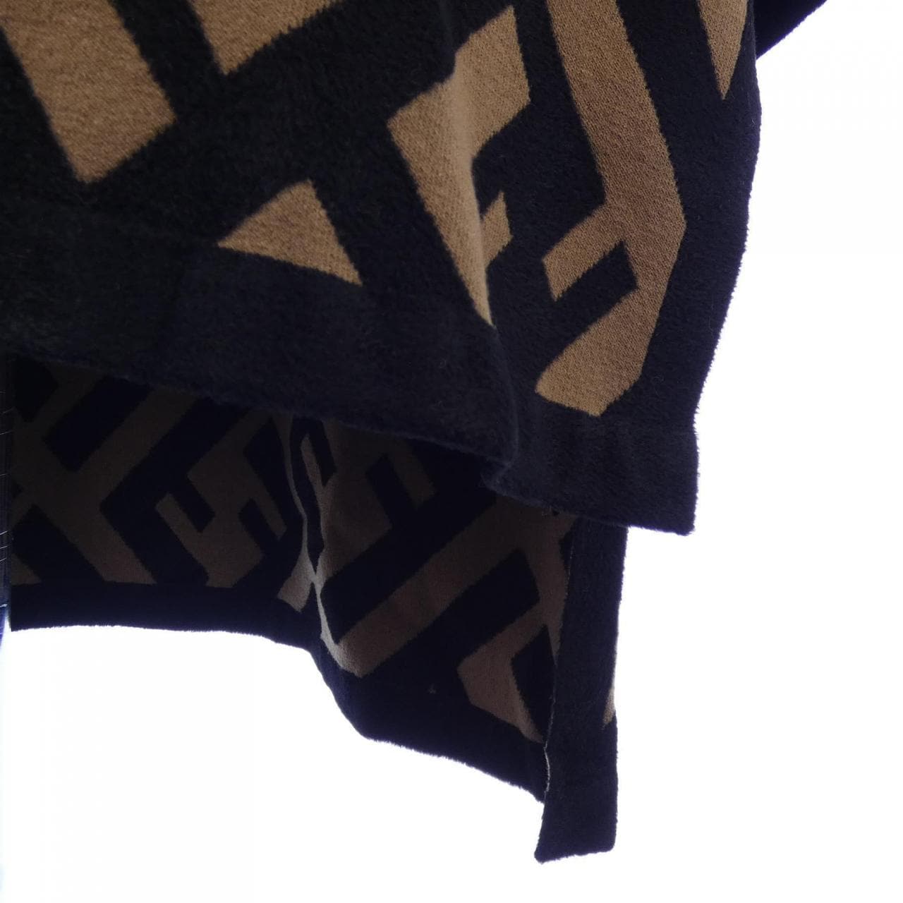 FENDI FF motif FZY639 A3PU knit