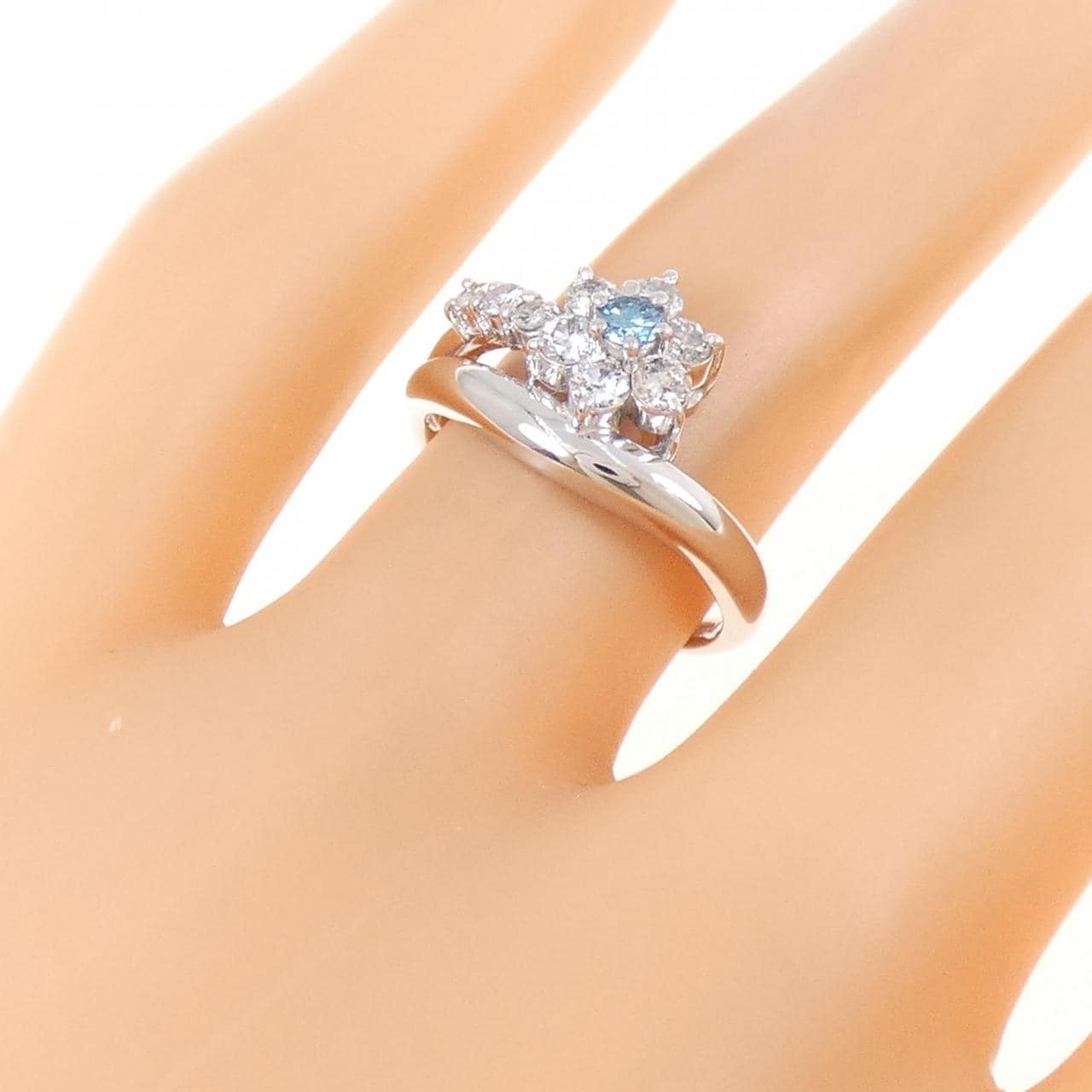 PT900 フラワー ダイヤモンド リング 0.50CT