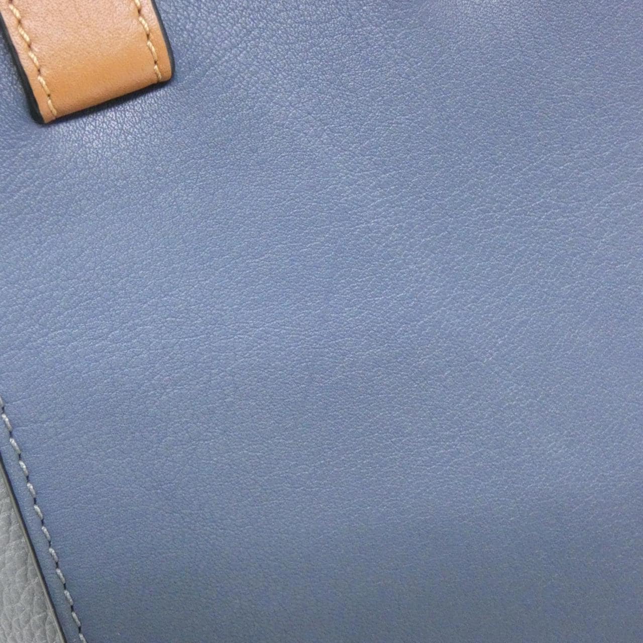 Loewe Hammock 387 12PS35 单肩包
