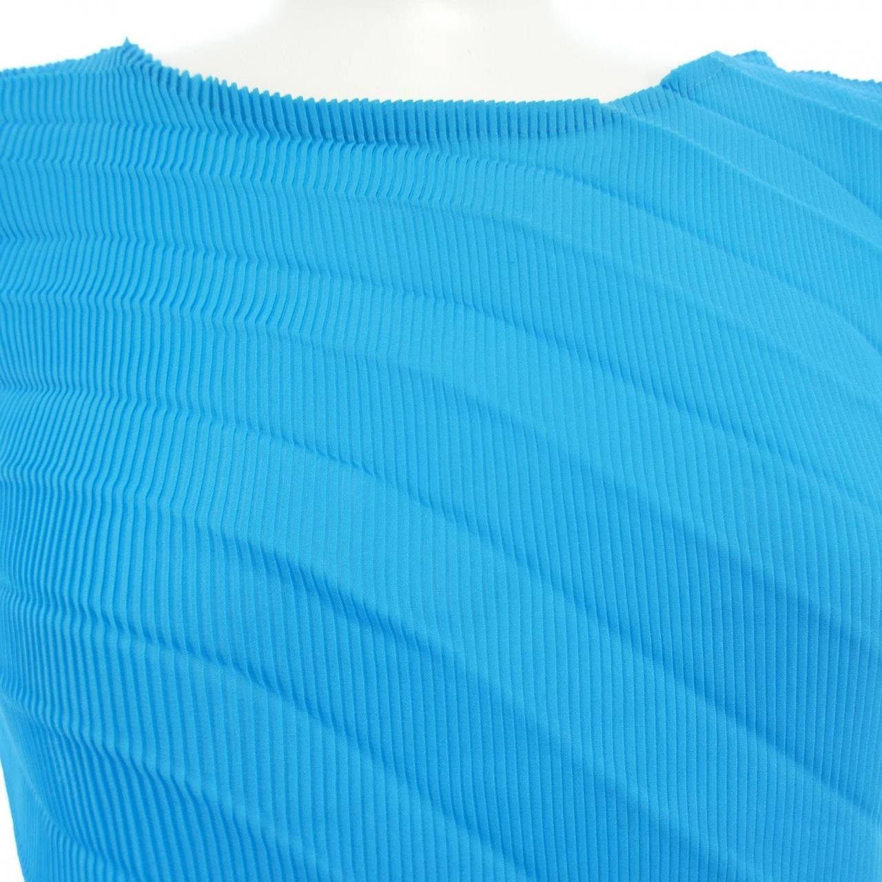 ミーイッセイミヤケ me ISSEY MIYAKE トップス