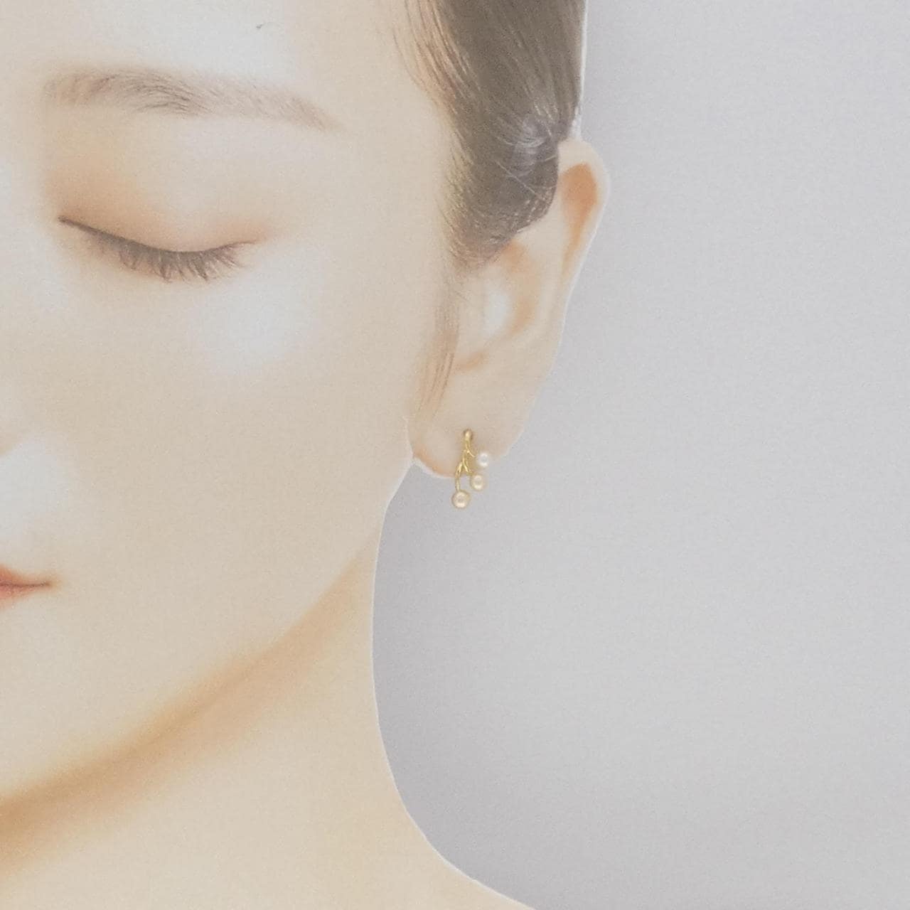 K18YG Akoya pearl earrings