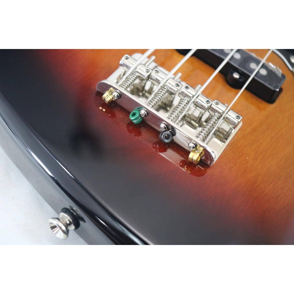 ＳＱＵＩＥＲ ＣＬＡＳＳＩＣ　ＶＩＢＥ　ＪＡＧＵＡＲ　ＢＡＳＳ