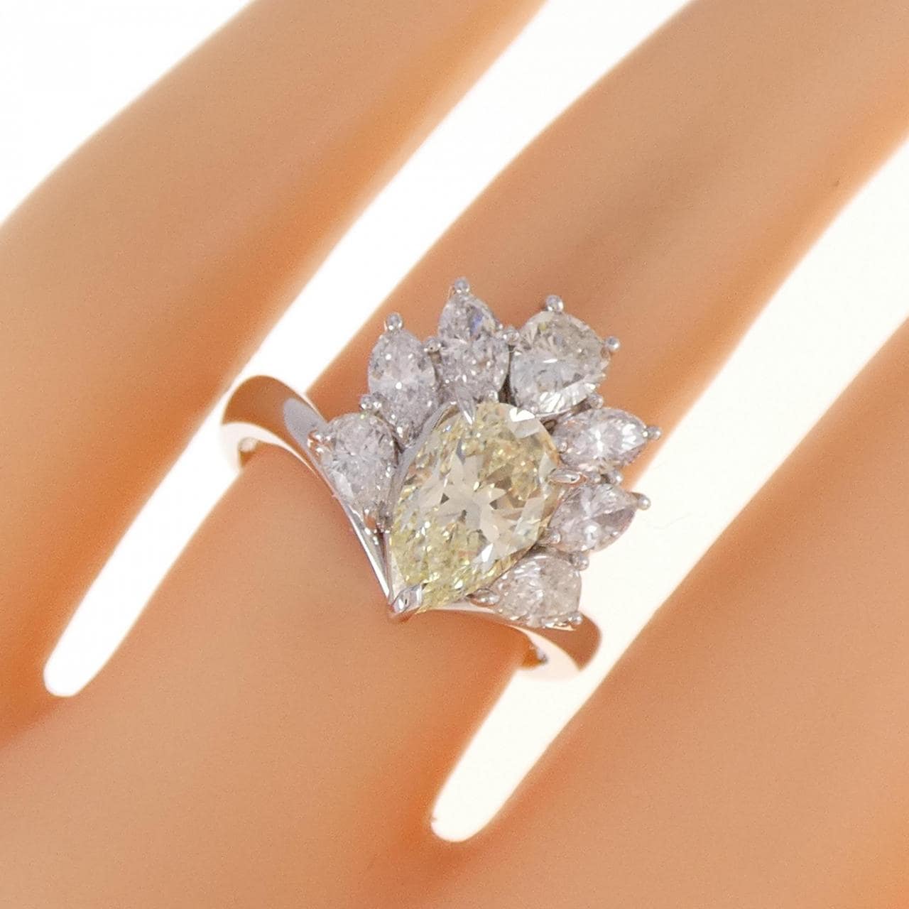 PT Diamond Ring 1.517CT LY SI1 Pear Shape