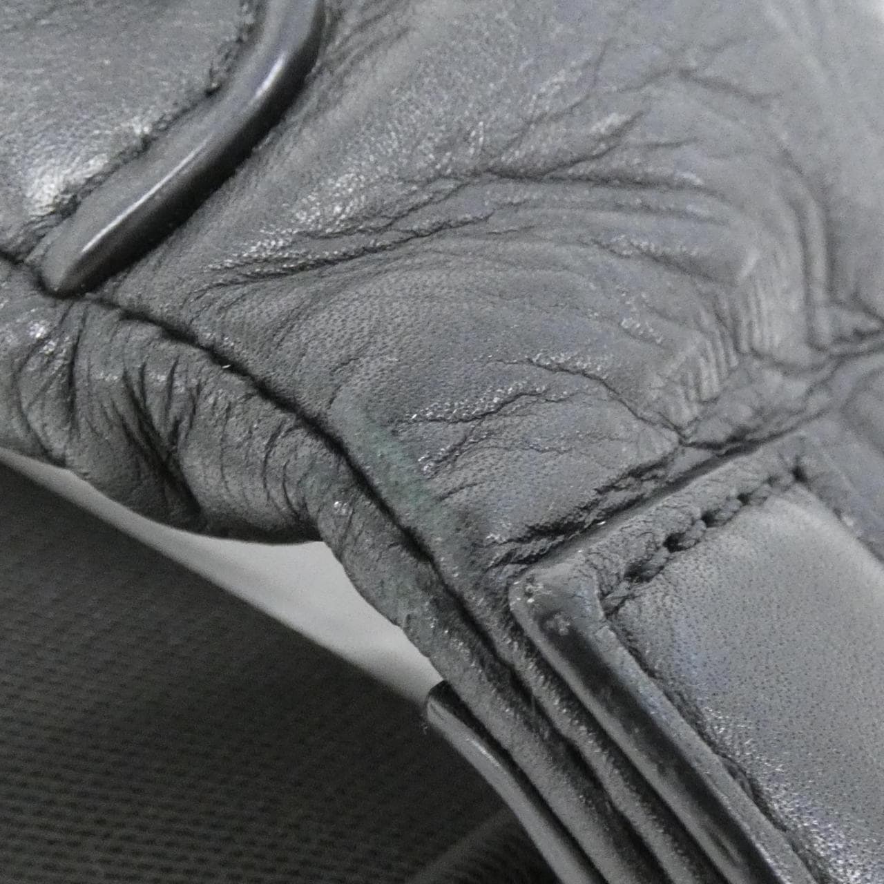 ルイヴィトン モノグラム シャドウ ディスカバリー バムバッグ M44388 ショルダーバッグ